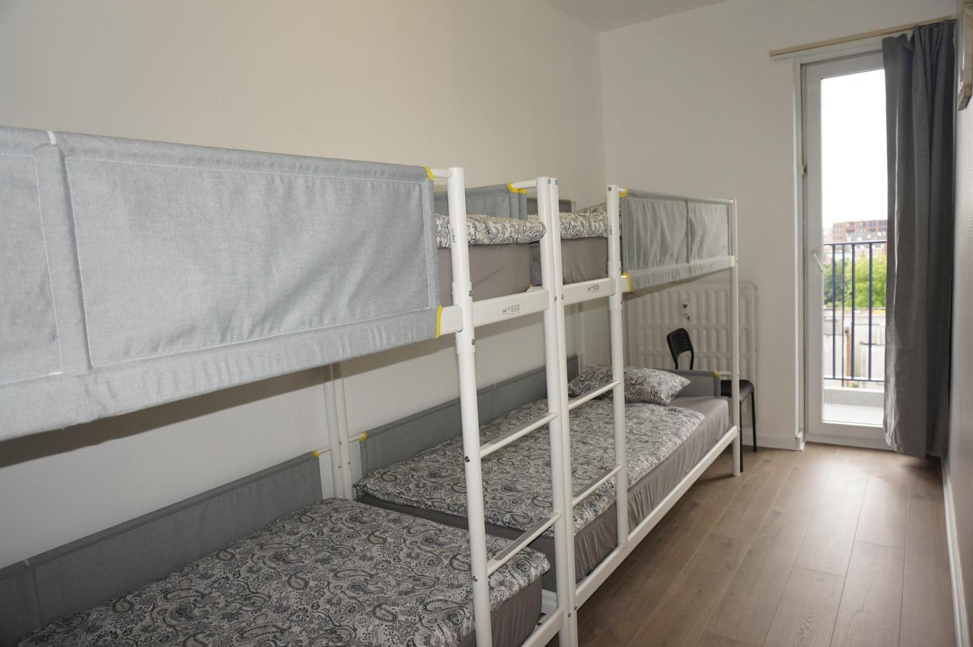 Belga Apartment 3 Bedrooms. แอนต์เวิร์ป ภายนอก รูปภาพ
