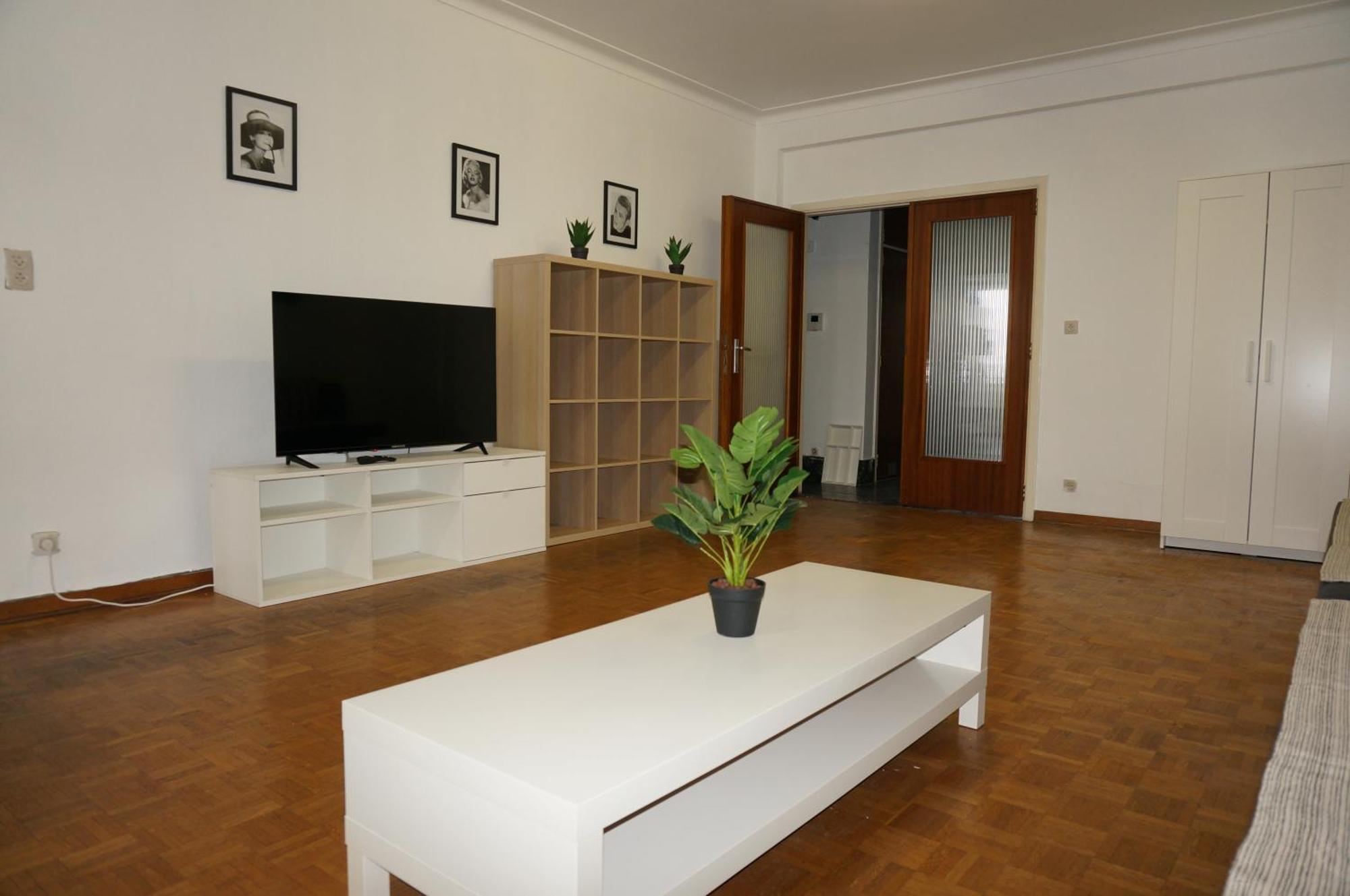 Belga Apartment 3 Bedrooms. แอนต์เวิร์ป ภายนอก รูปภาพ