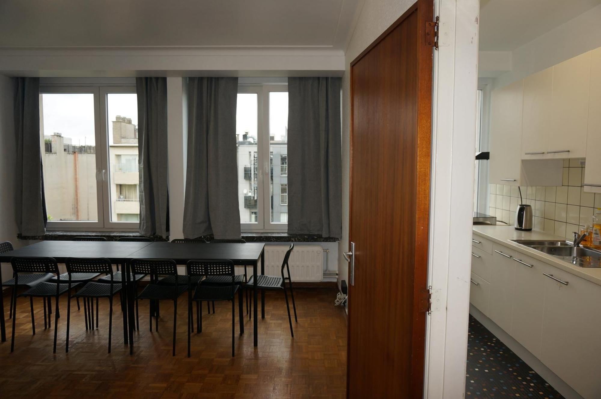 Belga Apartment 3 Bedrooms. แอนต์เวิร์ป ภายนอก รูปภาพ